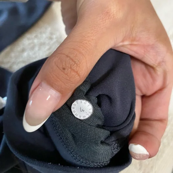 Lululemon Dark Navy Leggings - Picture 3 of 4